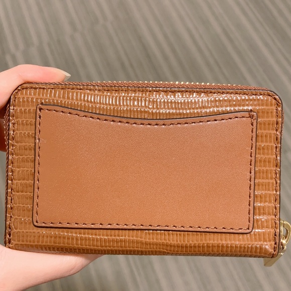 Micheal Kors wallet - Picture 5 of 16